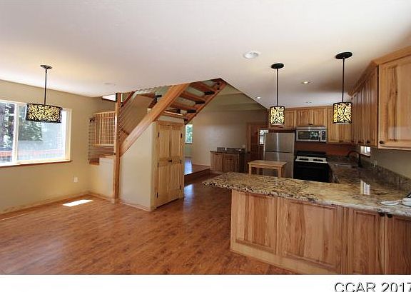 3rd image of 176 Beatrice Dr