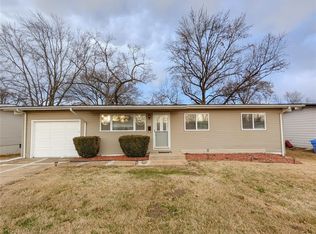 1435 Boulder Dr, Florissant, MO 63031