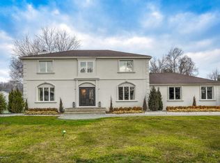 21 E Lawn Dr, Holmdel, NJ 07733
