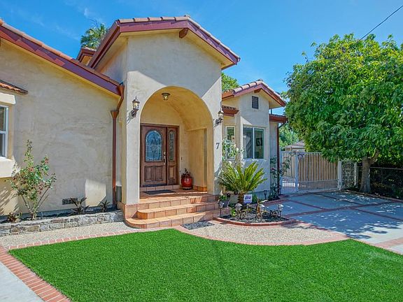4th image of 7 Camellia Ct