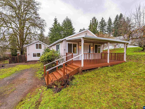 225 21st Ave, Sweet Home, OR 97386