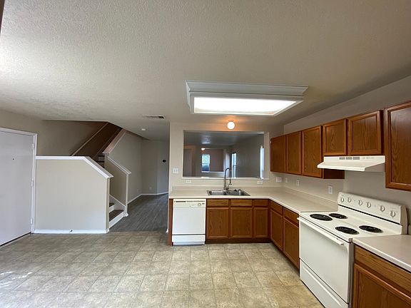 5th image of 4938 Corian Springs Dr