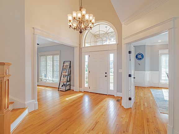 3rd image of 356 Ridgecrest Dr