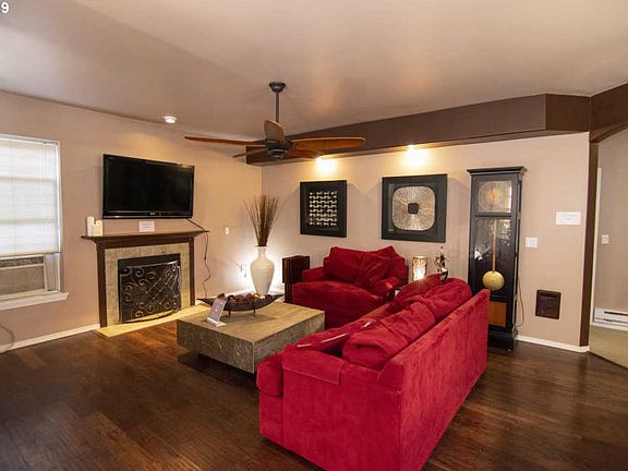 2nd image of 1110 NE 63rd Way Unit 2002