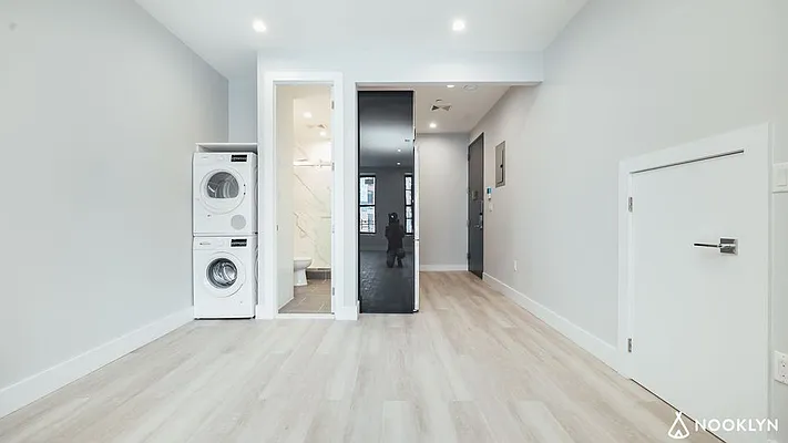 Rented by Nooklyn NYC LLC | media 29