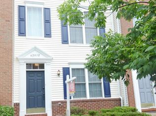 42812 Sykes Ter, Chantilly, VA