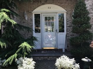 11 Hemlock St, Staten Island, NY 10309