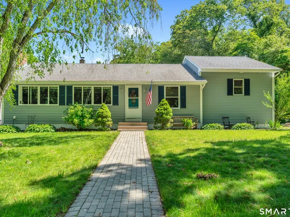 13 Foxcroft Road, East Lyme, CT 06357