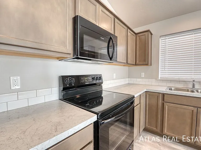 12713 Lignite Dr — Photo 11