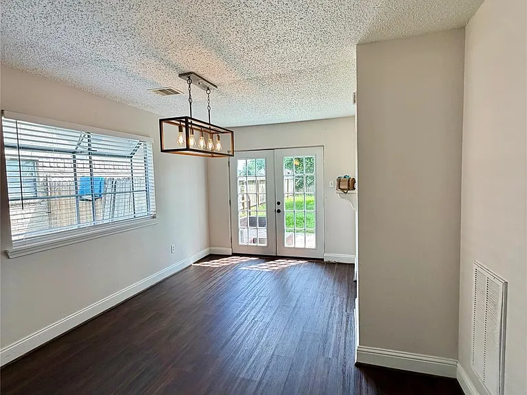 18210 Almonte Ln — Photo 10