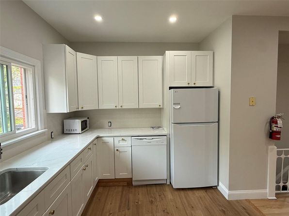 554 Main St APT 6