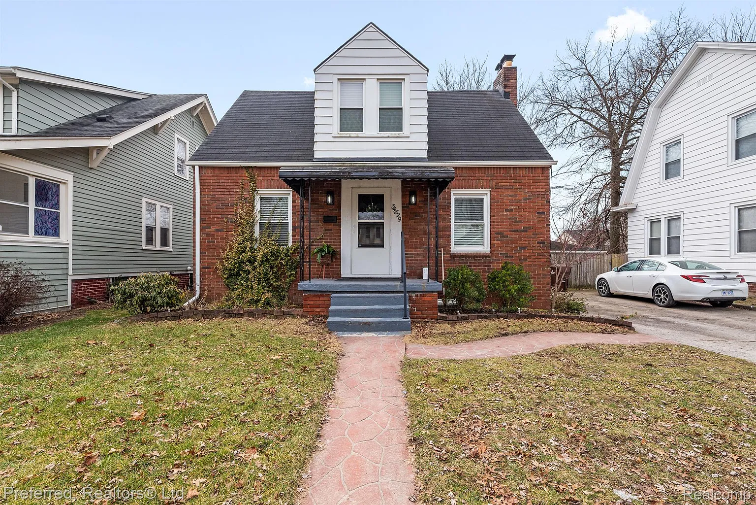 34829 Elm St photo 1