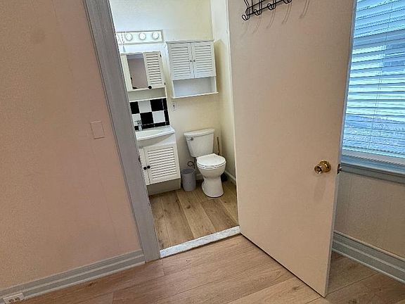 3rd image of 107 Glenridge Ave #1