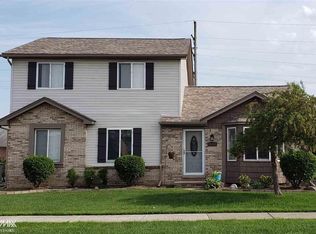 25332 Mary St, Chesterfield, MI