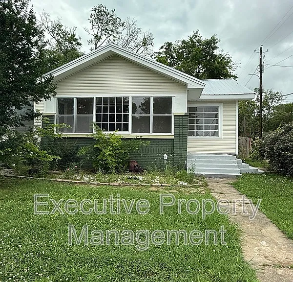 1645 Woodland Ave — Photo 1