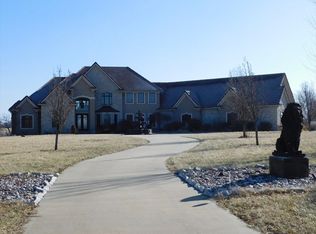 13701 Pebblebrook Dr, Greenwood, MO 64034