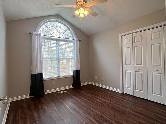 4th image of 1504 Landsdowne Dr