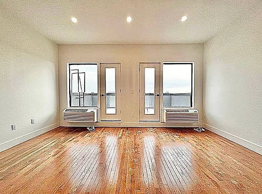 3rd image of 339 Woodbine St #4A