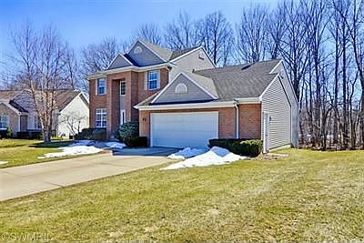 3rd image of 3581 Windshire Dr SE