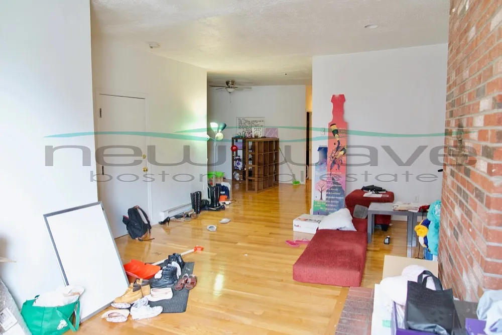 4 bed, 1.5 bath, 1200 sqft, $6,400 — Photo 3