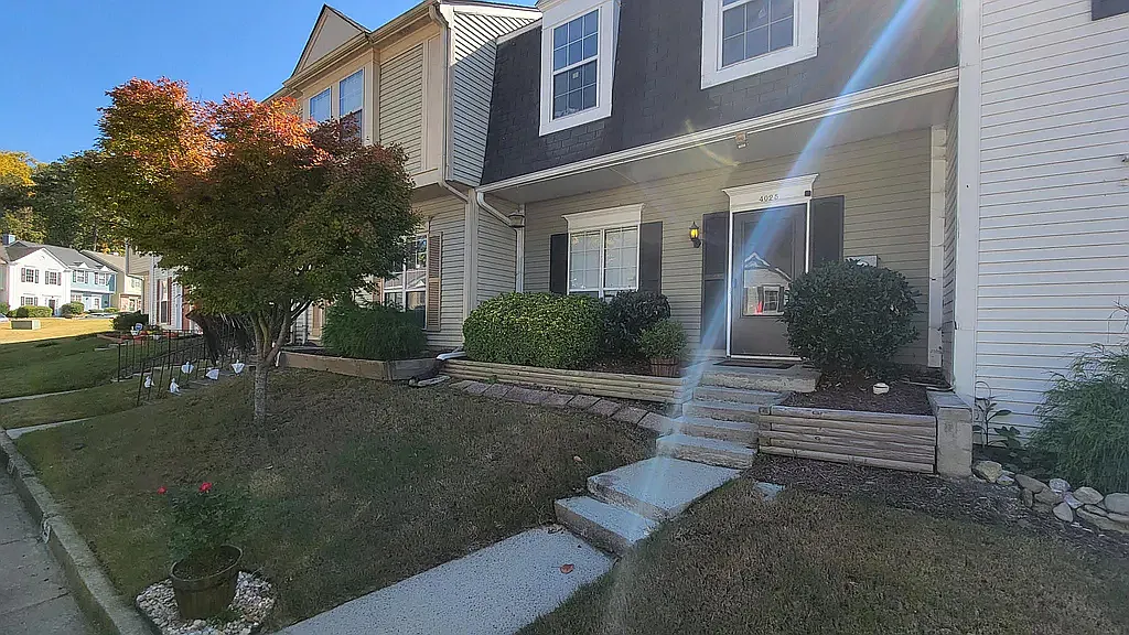 2 bed, 2.5 bath, 1470 sqft, $2,150 — Photo 3