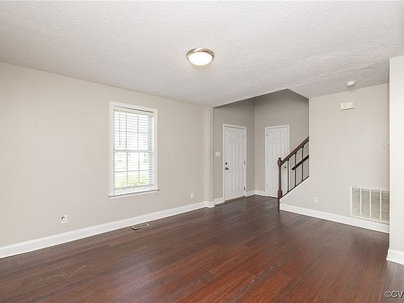 3rd image of 3219 Ainsworth Ln