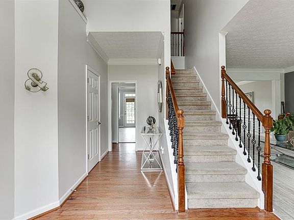 4th image of 468 Savannah Rose Way