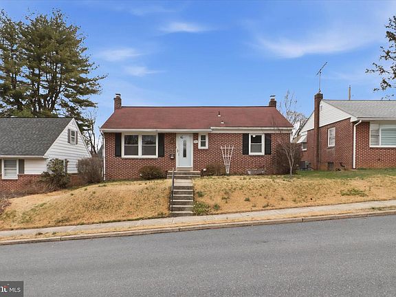 2nd image of 931 Rolridge Ave