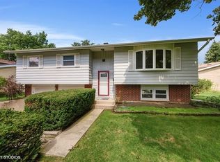 1114 E Juniper Ln, Mount Prospect, IL
