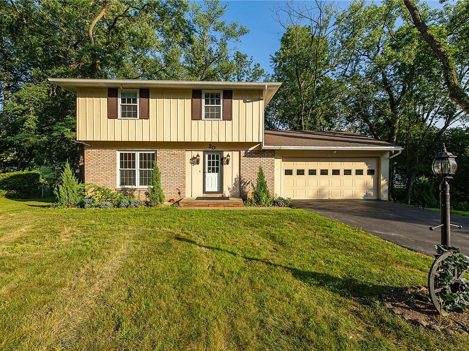 1st image of 20 Brooktree Dr