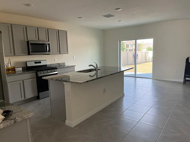 35835 Ellsworth Pl — Photo 4