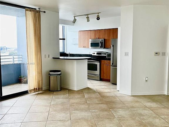 4th image of 1330 West Ave APT 2204