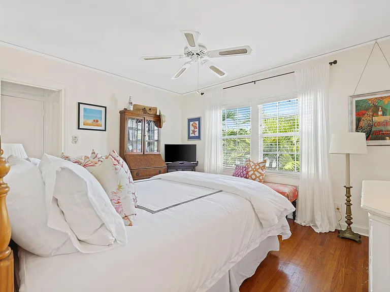 325 Greymon Dr — Photo 30