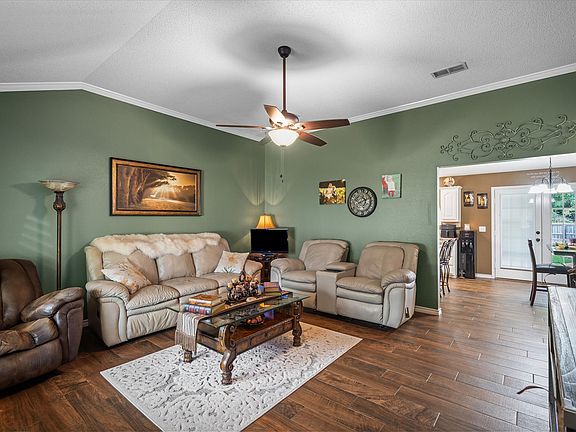 5th image of 111 Dogwood Pl