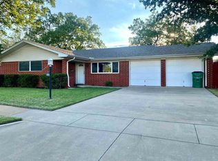 806 N Bond St, Iowa Park, TX 76367