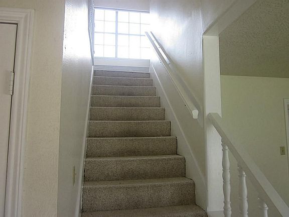 4th image of 2416 Golfcrest Dr