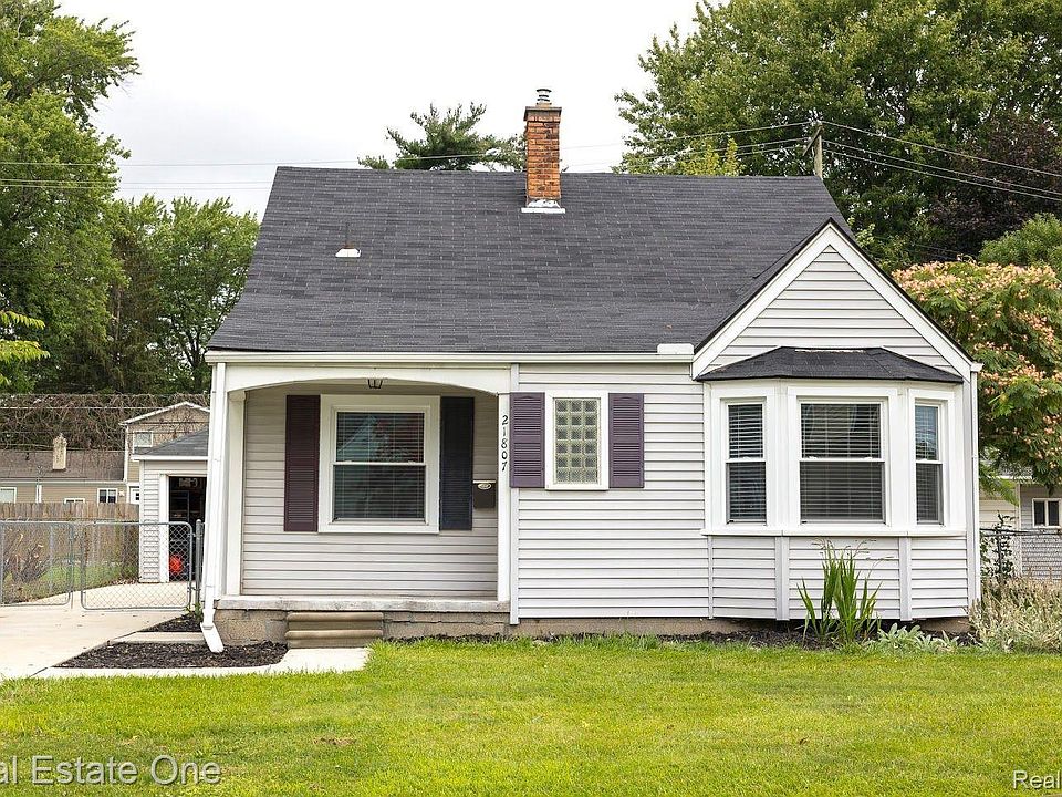 1st image of 21807 California St