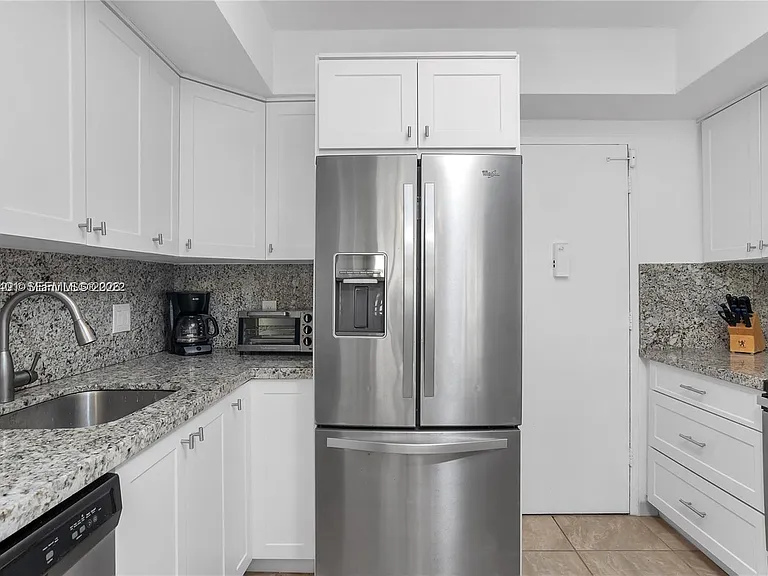 3505 S Ocean Dr #208 — Photo 7