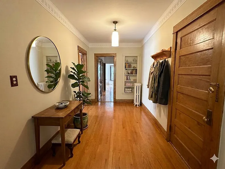 Foyer (another view)