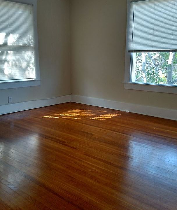 1st image of 2529 1st Ave