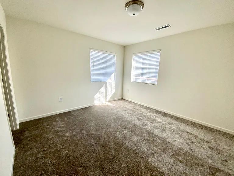3912 Bissett Way — Photo 37