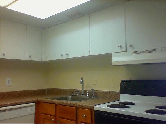 2nd image of 230 Columbia Dr APT 309