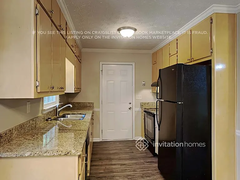 1902 Pond Ridge Ct — Photo 9