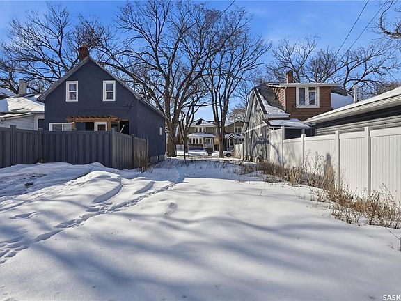 3rd image of 2305 Quebec STREET