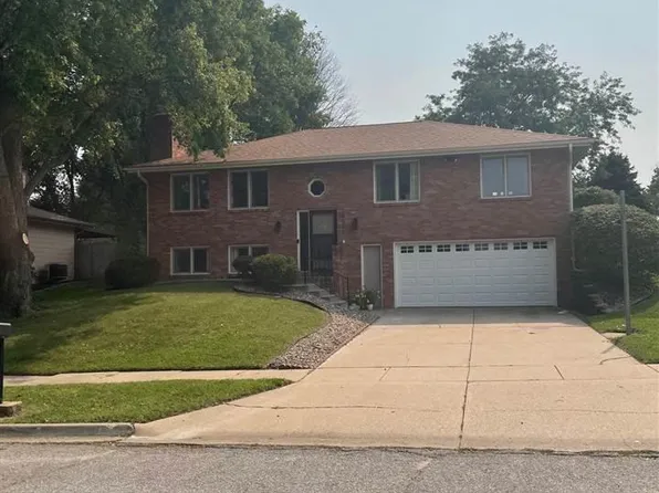 6001 Robin Rd, Lincoln, NE 68516