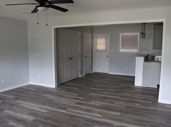 3rd image of 614 Avenue E E