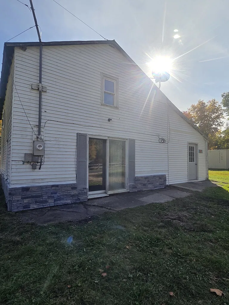 Cozy 2-Bed Home in Chazy, NY with Single-Family Comfort — Photo 1