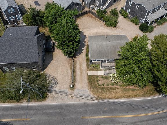 2nd image of 13 Hooper Farm Rd