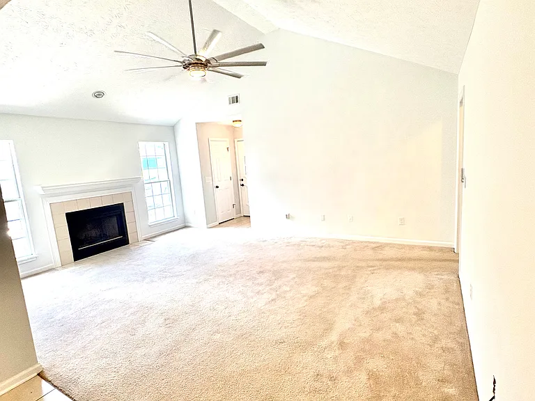 5240 Spinnaker Ct — Photo 12