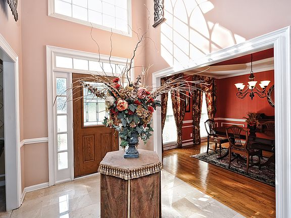 2nd image of 7937 Ravenwood Ln